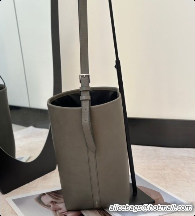 Luxurious The Row Park Bucket Bag in Masoni Leather 8860 Grey 2026