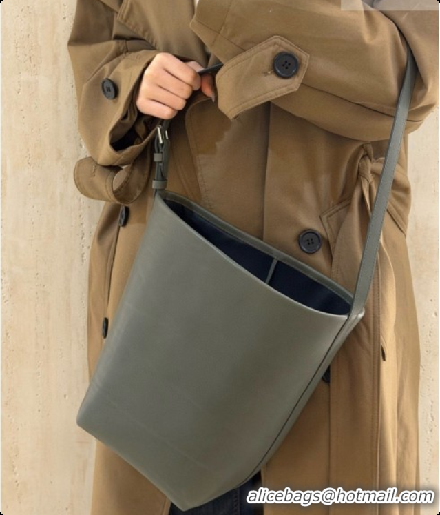 Luxurious The Row Park Bucket Bag in Masoni Leather 8860 Grey 2026
