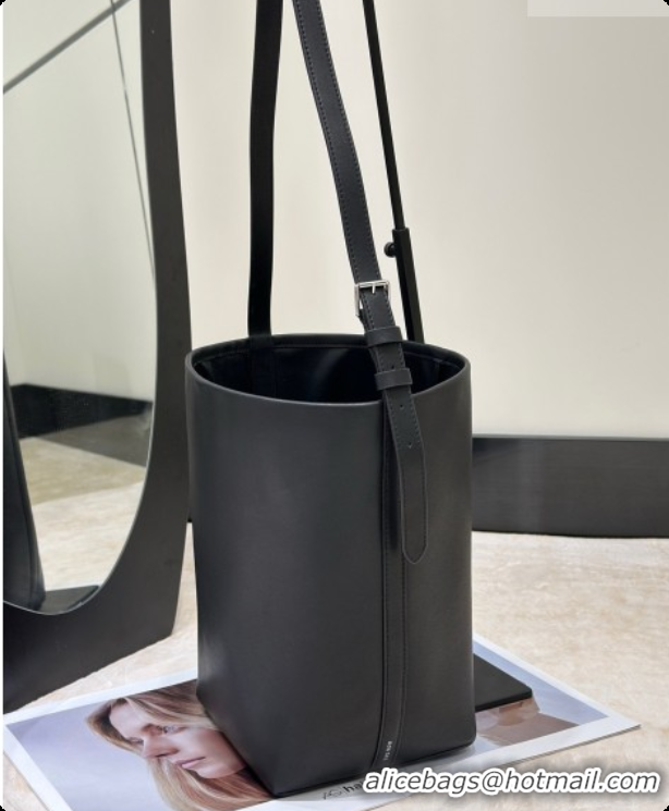 Low Price The Row Park Bucket Bag in Masoni Leather 8860 Black 2026