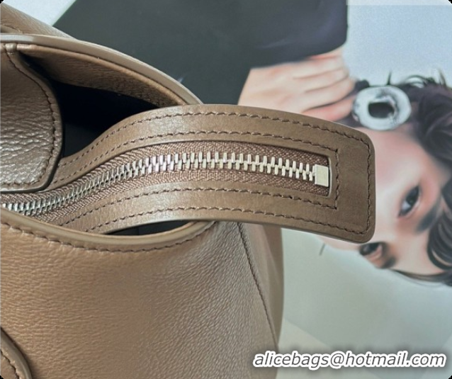 Good Quality The Row Terrasse Bauletto Bag in Grained Calfskin 8870 TR91448 Tawny Brown 2026