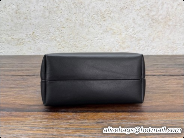 Stylish The Row Terrasse To-Go Bag in Lambskin 1610 Black 2026