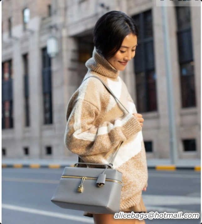 Best Price Loro Piana LP Extra Bag L27 in Palm-Grained Leather Pearly Grey 2026 FAO3001