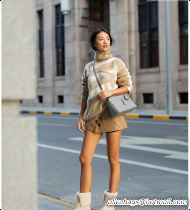 Best Price Loro Piana LP Extra Bag L27 in Palm-Grained Leather Pearly Grey 2026 FAO3001