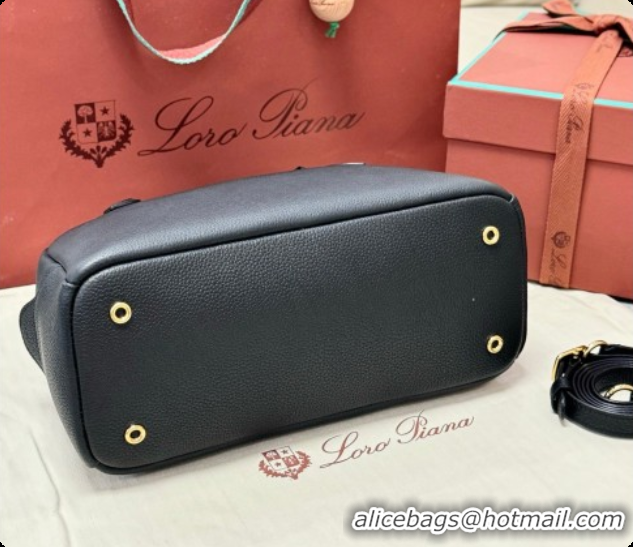 Trendy Design Loro Piana LP Small Needle bag in Grained Leather Black 2026 0408078