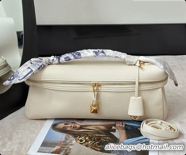 Feminine Loro Piana Extra Softy Bag L33 in Grained Calfskin 8813 White 2026