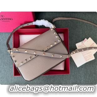 Good Looking Valentino Rockstud Grainy Calfskin Pouch 3022 Grey 2026