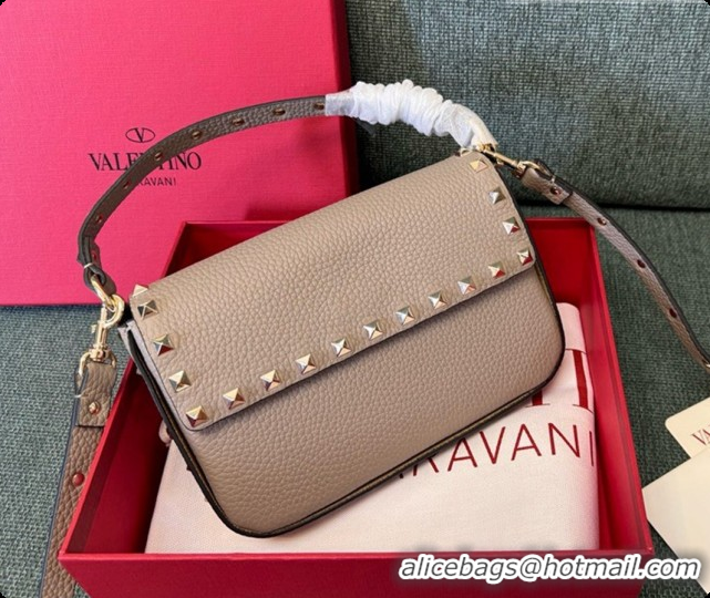 Good Looking Valentino Rockstud Grainy Calfskin Pouch 3022 Grey 2026