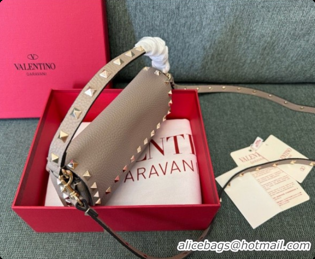 Good Looking Valentino Rockstud Grainy Calfskin Pouch 3022 Grey 2026