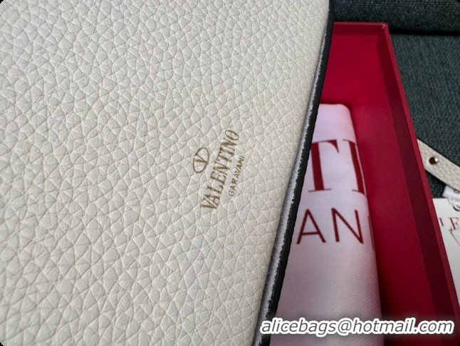 Best Price Valentino Rockstud Grainy Calfskin Pouch 3022 White 2026