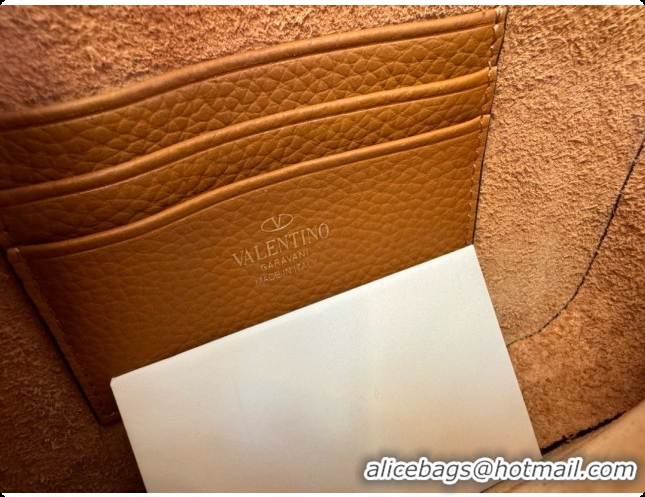 Pretty Style Valentino Rockstud Grainy Calfskin Pouch 3022 Brown 2026