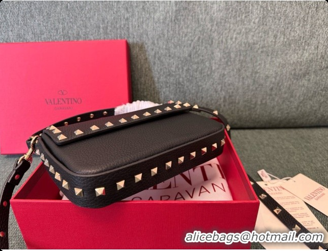Sumptuous Valentino Rockstud Grainy Calfskin Pouch 3022 Black 2026