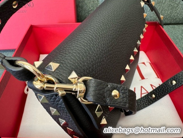Sumptuous Valentino Rockstud Grainy Calfskin Pouch 3022 Black 2026