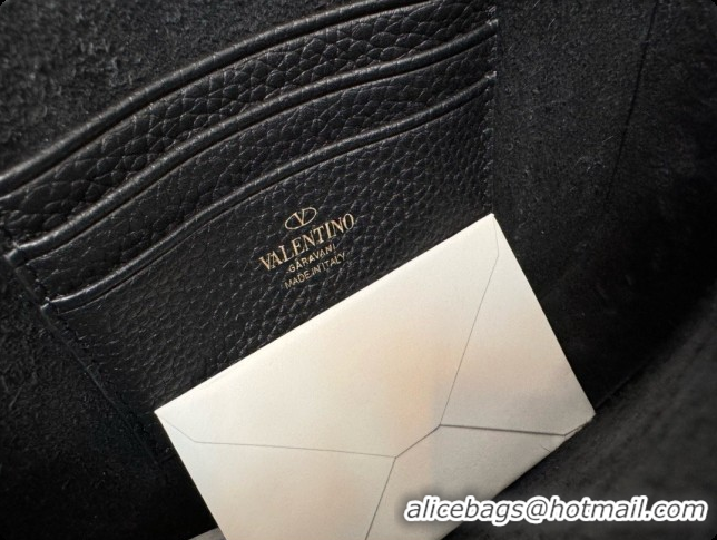 Sumptuous Valentino Rockstud Grainy Calfskin Pouch 3022 Black 2026