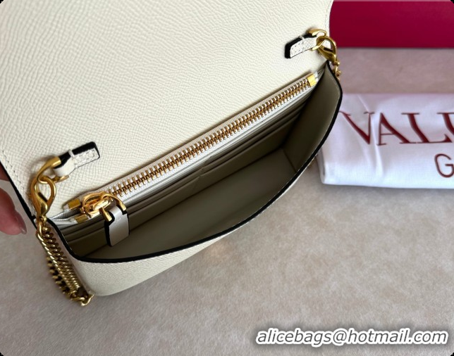 Popular Style Valentino VLogo Signature Grainy Calfskin Wallet With Chain 2068 White 2026