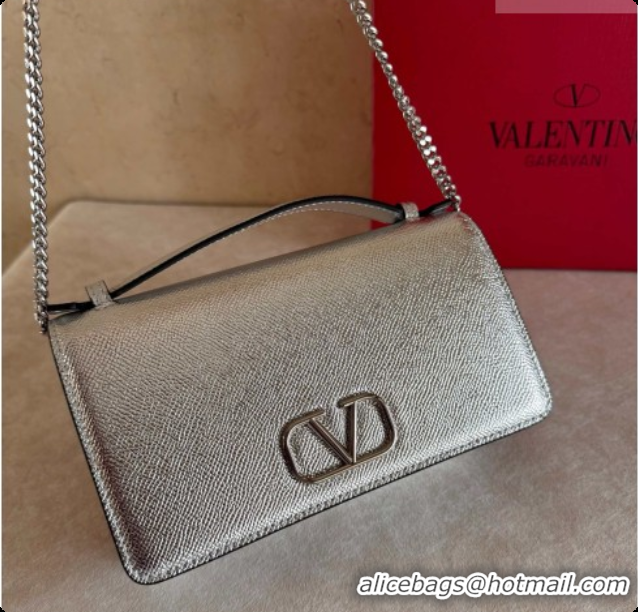 Top Design Valentino VLogo Signature Grainy Calfskin Wallet With Chain 2068 Silver 2026
