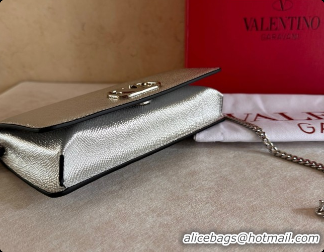Top Design Valentino VLogo Signature Grainy Calfskin Wallet With Chain 2068 Silver 2026