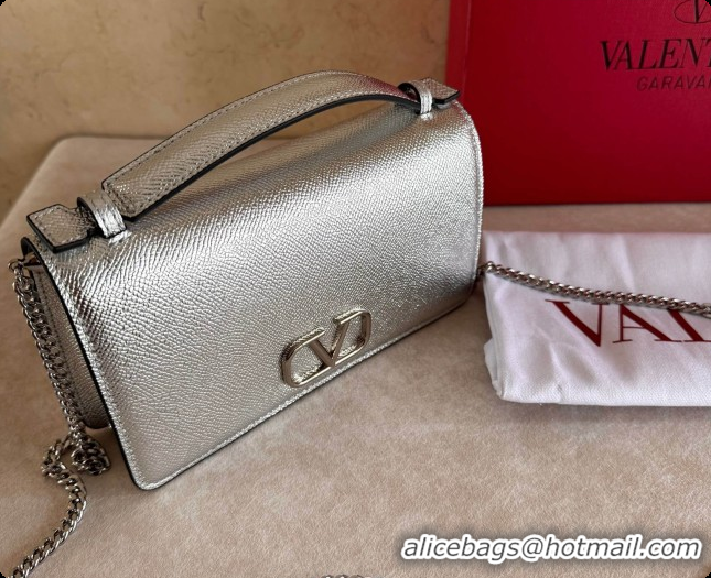 Top Design Valentino VLogo Signature Grainy Calfskin Wallet With Chain 2068 Silver 2026