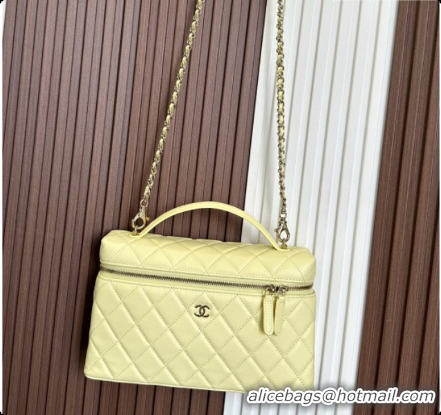 Pretty Style Chanel Vanity with Chain in Quilted Grained Calfskin CH100812 Yellow 2026 