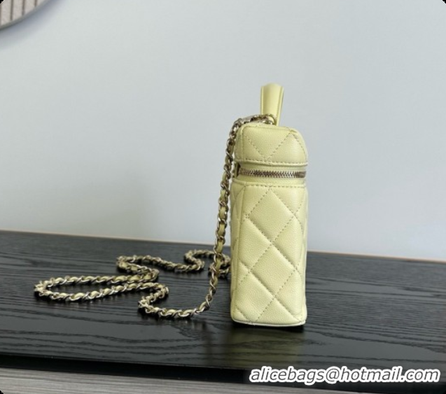 Pretty Style Chanel Vanity with Chain in Quilted Grained Calfskin CH100812 Yellow 2026 