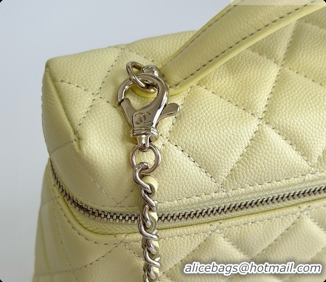 Pretty Style Chanel Vanity with Chain in Quilted Grained Calfskin CH100812 Yellow 2026 