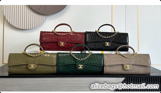 Charming Chanel Clutch with Chain in Crocodile Pattern Calfskin AP5280 Green 2026