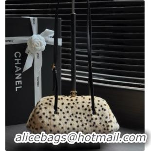 Top Quality Chanel Clutch with Leather Strap in Horse Hair AP5360 Black/White 2026