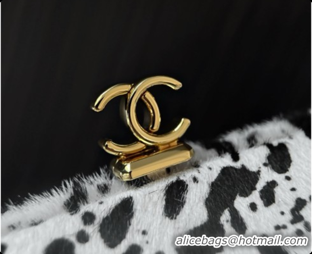 Top Quality Chanel Clutch with Leather Strap in Horse Hair AP5360 Black/White 2026