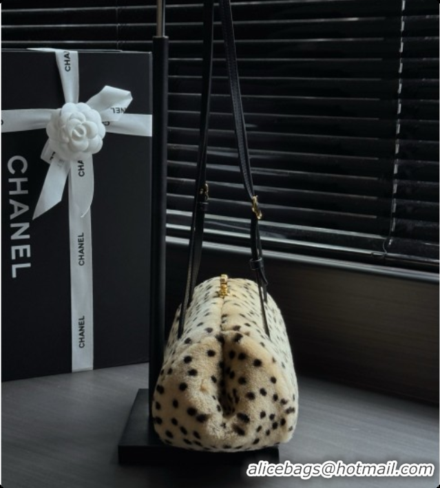 AAAAA Chanel Clutch with Leather Strap AP5360 Beige 2026