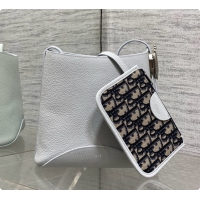 New Style Dior Small Dior Médaillon Bucket Bag in Light Blue Grained Calfskin 6072552 2026